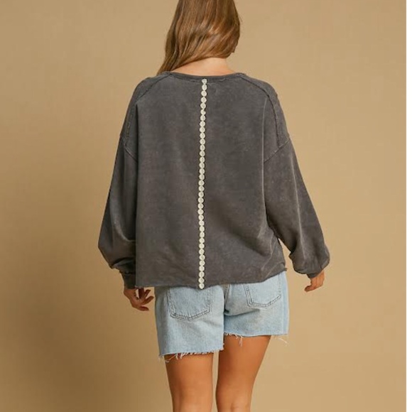 "The Contessa" TOP Charcoal Peace Lace Applique Long Sleeve Top - Picture 3 of 3